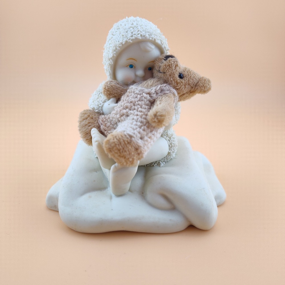 Snowbabies A Hug'll Make It Better Dept 56 figure real teddy bear 2005